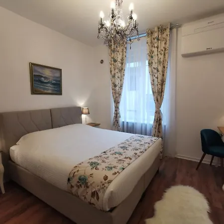 Апартаменты - *